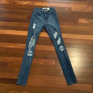 Super Skinny ripped jeans
